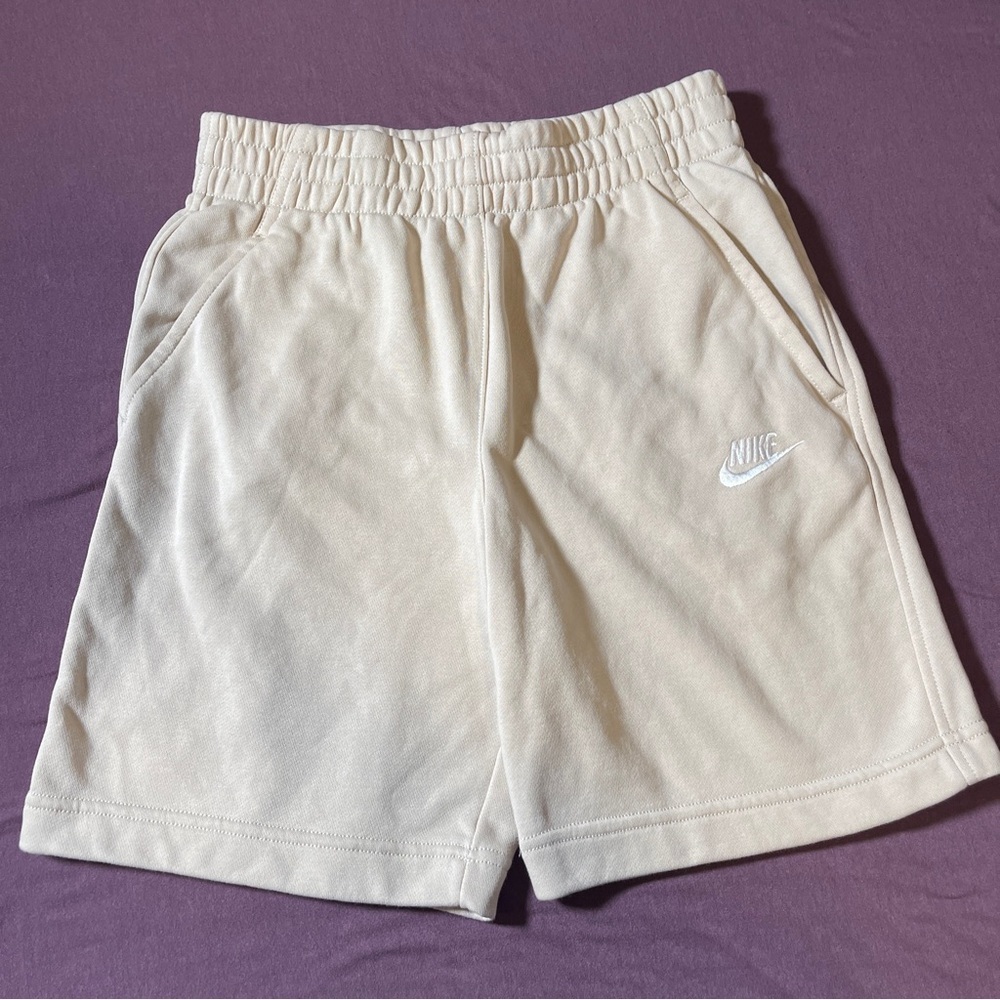 Nike Sportswear Club Fleece Shorts in Cream/light tan - Youth Size Large
